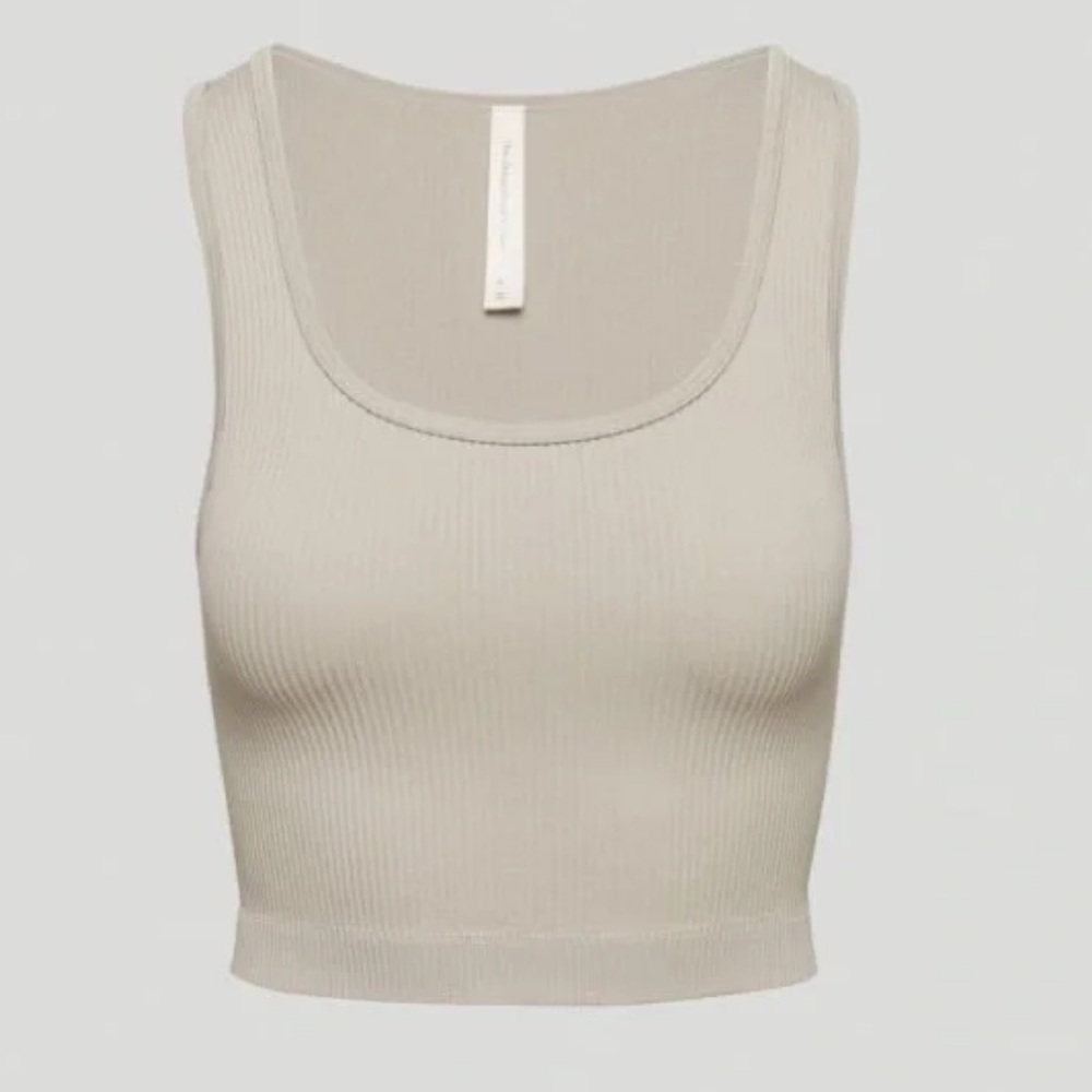 Aritzia ribbed pink crop top- group by Babaton 🎀 ( swipe for correct colour )